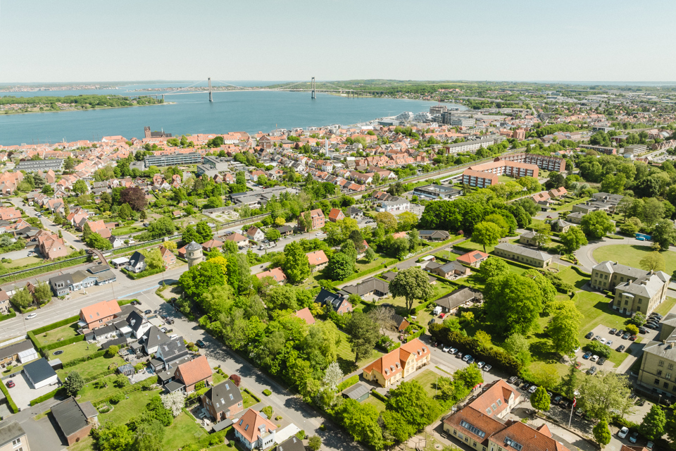Dronefoto af Teglgårdsparken og omgivelser